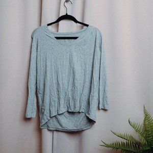 Lulu Back in action LS vneck